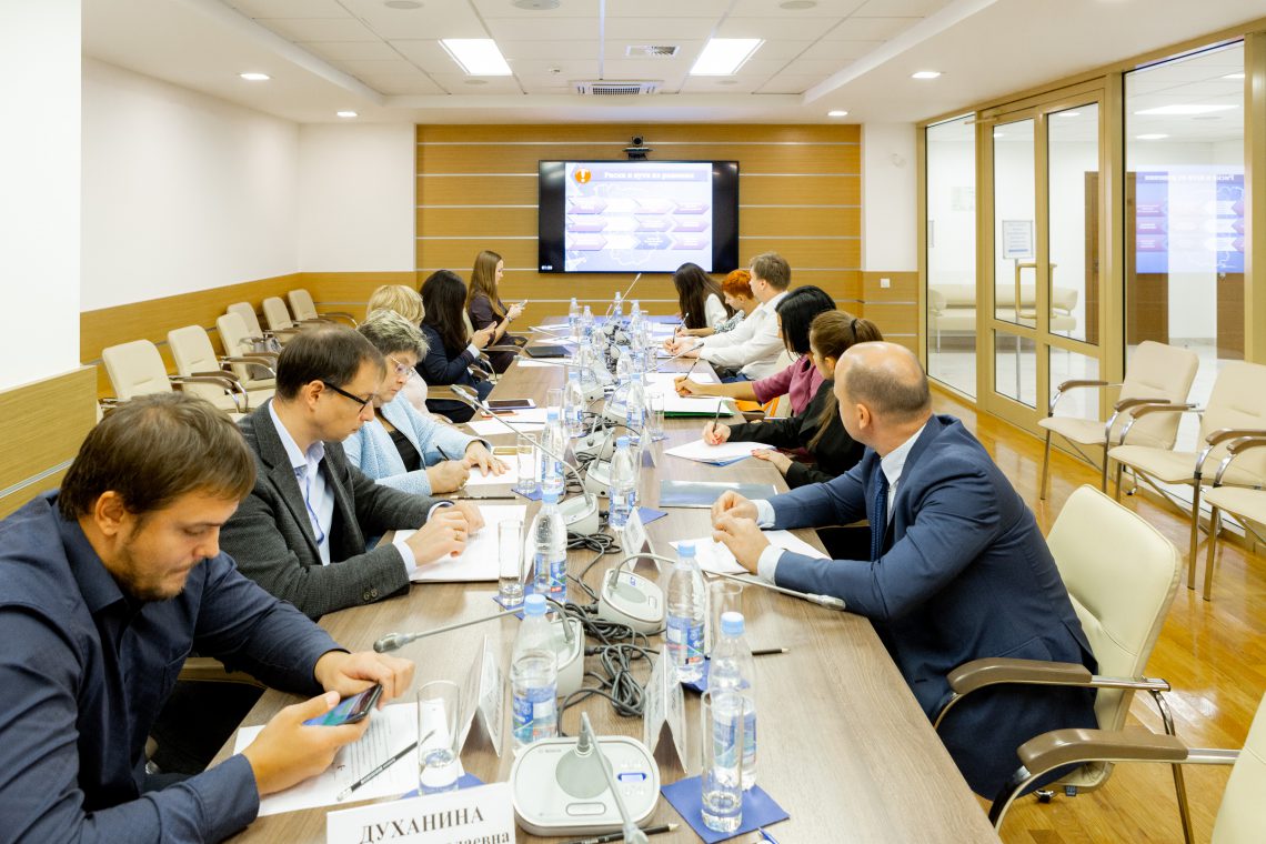 Эксперты Фонда обсудили промежуточные итоги внедрения персонифицированного финансирования в пилотных регионах