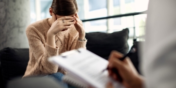 Вместе преодолеваем трудности: психологи провели 696 консультаций в апреле