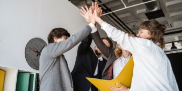 Опубликован отчет Фонда «Национальные ресурсы образования» за 2024 год